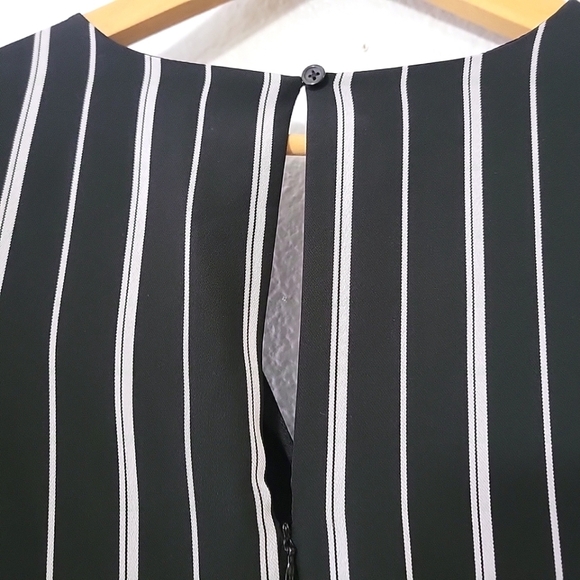 Banana Republic Sleeveless Striped Romper with Waist Tie-Up Size 12 - Picture 9 of 11